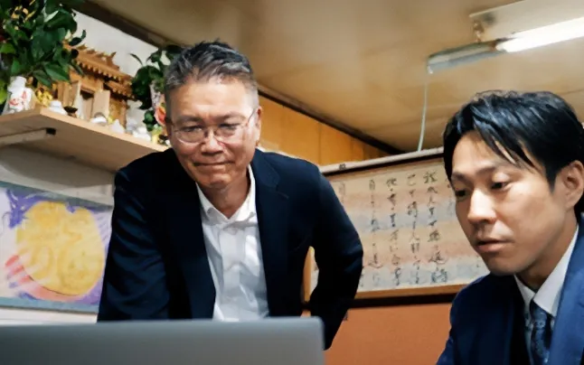 金原さんから助言をうける祐二さん