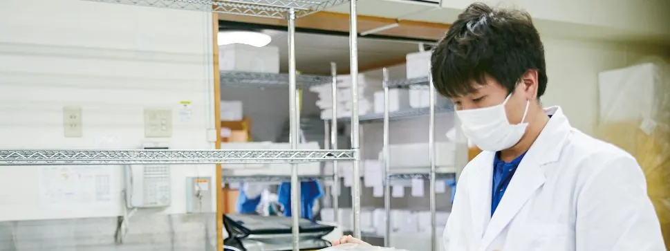 事業を引き継いだヤマト食品（株）の作業風景