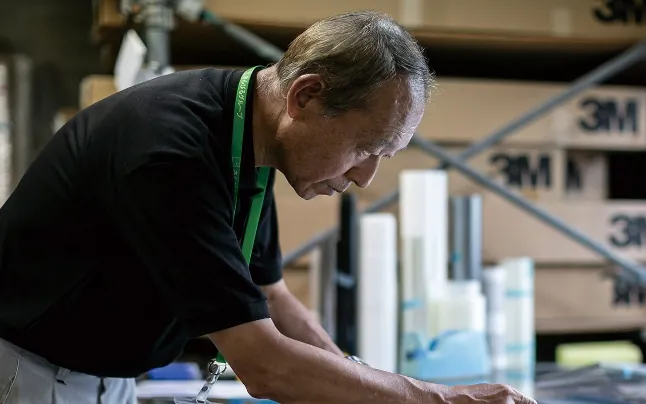 事業を譲渡した米沢社長。事業引継ぎ後も社長として業務を行いながら、次の世代を育成している