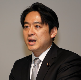 経済産業省政務官 平木 □□ 氏